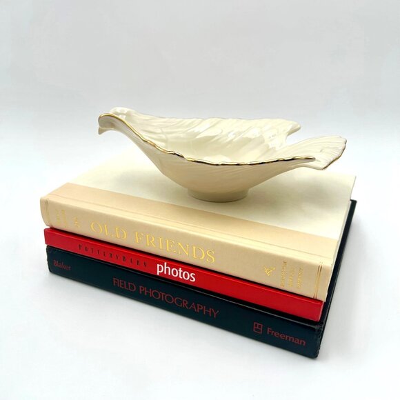 Lenox Ivory & Gold Trim Beautiful Bird Christmas Candy or Nut Dish Hostess Gift - Picture 6 of 6